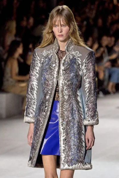 Look 63